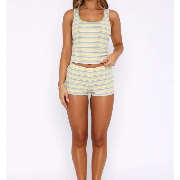 White Fox Boutique Escape Mode Shorts Set - Picture 4 of 6